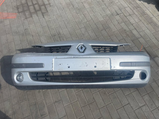 бампер передний Renault Laguna 2 поколение [рестайлинг] (2005 - 2007)
