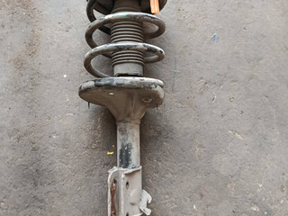 стойка передняя правая Hyundai Trajet 1 поколение [рестайлинг] (2004 - 2007), 2.0 л., дизель