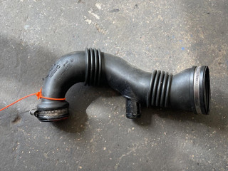 патрубок воздушного фильтра Peugeot 307 1 поколение (2001 - 2005), 9656953680