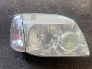 фара правая Nissan X-Trail T30 (2000 - 2004)