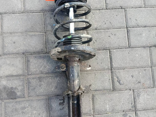 стойка передняя правая Renault Megane 3 поколение (2008 - 2014), 1.5 л., дизель