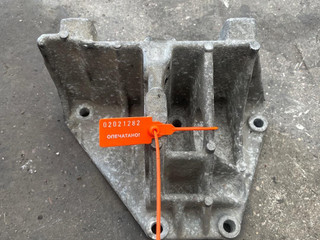 кронштейн полуоси Renault Laguna 2 поколение (2001 - 2005), 7700833323