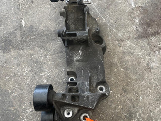 кронштейн генератора Renault Espace 4 поколение [рестайлинг] (2006 - 2012), 8200527320