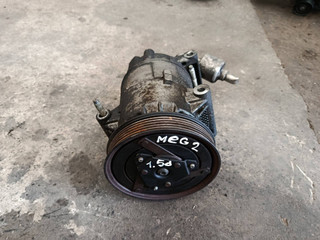 компрессор кондиционера Renault Megane 2 поколение (2002 - 2006), 1.5 л., дизель, 8200600110