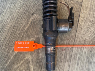 форсунка Volkswagen Passat B6 (2005 - 2010), 2.0 л., дизель, 036130073GX