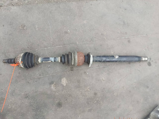 полуось передняя правая (приводной вал, ШРУС) Opel Vectra C 2004, 1.9 л., дизель, МКПП, 13109196
