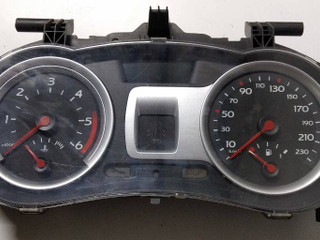 щиток приборов (приборная панель) Renault Clio 3 поколение 2006, 8200582705H