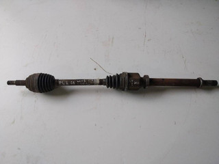 полуось передняя правая (приводной вал, ШРУС) Renault Clio 3 поколение 2005, 8200499586