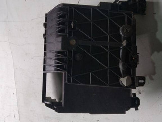 полка аккумулятора Renault Scenic 2 поколение 2005, 8200467409