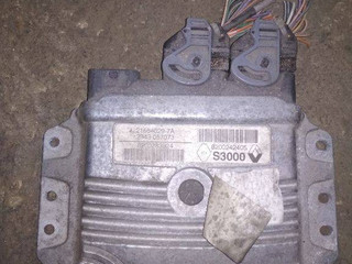 блок управления двигателем Renault Megane 2 поколение 2004, 1.4 л., 8200242405