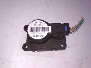 моторчик заслонки печки Renault Scenic 3 поколение 2011, T1027136U