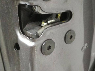 замок двери задней правой Renault Megane 3 поколение 2009, хетчбэк 5 дв.