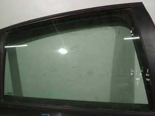 стекло двери задней правой Renault Laguna 3 поколение 2008, хетчбэк 5 дв., E000199