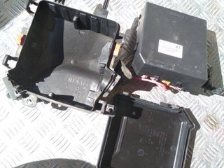 блок предохранителей Renault Scenic 3 поколение 2009, 284B62342R