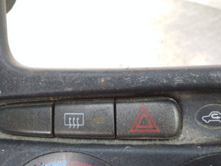 кнопка аварийной сигнализации Toyota Yaris Verso 1 поколение XP20 2002, 758294