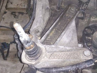 кронштейн КПП Renault Megane 2 поколение 2004, 1.5 л., дизель, МКПП, 8200043084
