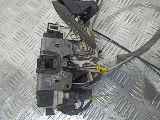 замок двери передней правой Mercedes-Benz Sprinter 2 поколение (W906) 2012, 45121168
