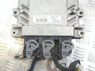 блок управления двигателем Renault Sandero 1 поколение 2011, 8201117953
