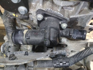 фланец (тройник) системы охлаждения Renault Sandero 1 поколение 2011, 1.2 л., бензин, МКПП