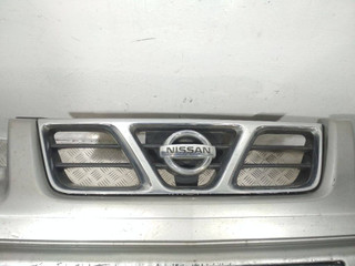 решетка радиатора Nissan X-Trail T30 2004