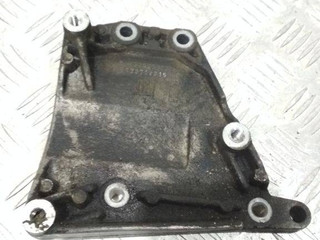 кронштейн двигателя Opel Corsa D 2008, 428702815
