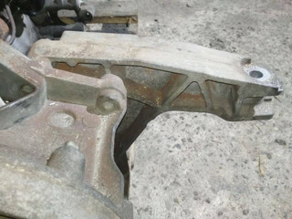 кронштейн двигателя Opel Astra H 2005, 1.7 л., дизель, МКПП