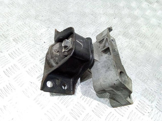 подушка крепления двигателя Renault Clio 3 поколение 2005, 8200231186