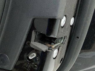 замок двери задней правой Chrysler 300C 1 поколение 2008
