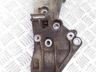 кронштейн генератора Renault Megane 2 поколение 2005, 1.6 л., бензин, МКПП, 8200425034