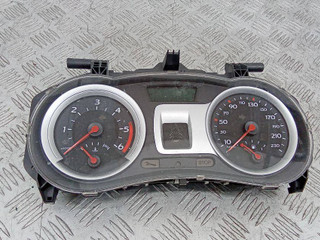 щиток приборов (приборная панель) Renault Clio 3 поколение 2005, 8200305020