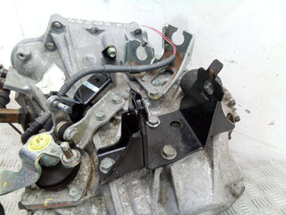 кронштейн КПП Toyota Verso 1 поколение 2010, 2.0 л., дизель, МКПП