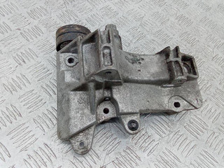 кронштейн генератора Renault Megane 3 поколение 2009, 1.4 л., бензин, 11710XHG2X
