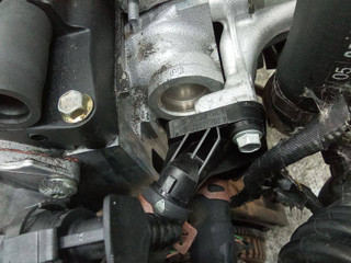 фланец (тройник) системы охлаждения Renault Clio 3 поколение 2006, 1.5 л., дизель, МКПП, 8200337841