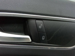 кнопка центрального замка Mercedes-Benz A-Класс W176 [рестайлинг] 2016