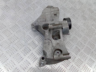 кронштейн генератора Renault Scenic 3 поколение 2012, 1.5 л., дизель, МКПП, 8200669494
