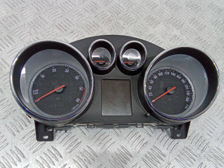 щиток приборов (приборная панель) Opel Astra J 2012, 13374940