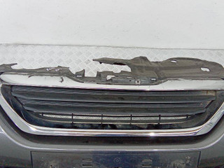 решетка радиатора Peugeot 2008 1 поколение 2014, 9678490677