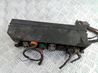 блок предохранителей Chrysler Voyager 3 поколение 1997, 2.4 л., бензин, МКПП, 4707777B