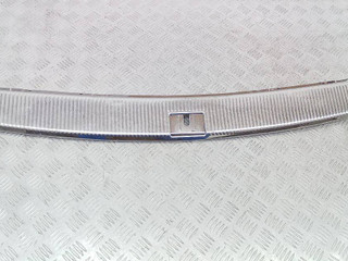 накладка внутренняя на заднюю панель кузова Volkswagen Touareg 1 поколение 2006, 7L6863459