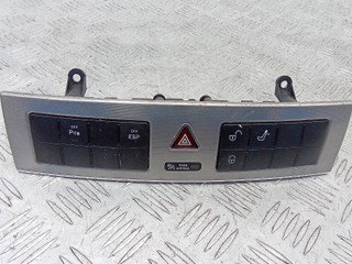 кнопка аварийной сигнализации Mercedes-Benz C-Класс W203/S203/CL203 [рестайлинг] 2004, A2038704810