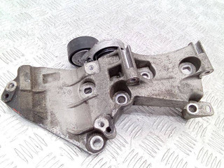 кронштейн генератора Renault Megane 3 поколение 2008, 1.6 л., бензин, МКПП, 8200669494