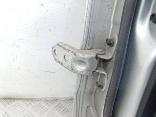 петля двери Hyundai i30 1 поколение 2008