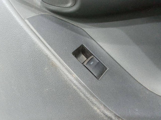 кнопка стеклоподъемника двери Toyota Verso 1 поколение 2009