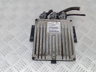 блок управления двигателем Nissan Note E11 2006, 8200619409