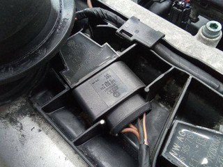 катушка зажигания Volkswagen Golf 4 поколение 2003, 1.6 л., бензин, МКПП, 036905100