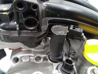 катушка зажигания Renault Duster 2 поколение 2022, 2.0 л., бензин, МКПП, 7700875000, 8200568671