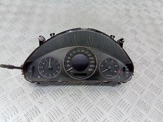 щиток приборов (приборная панель) Mercedes-Benz E-Класс W211/S211 2004, A2115403447