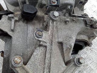 кронштейн КПП Renault Clio 2 поколение 2001, 1.4 л., бензин, МКПП, 7700434671