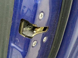 замок двери передней правой Nissan Micra 3 поколение (K12) 2004