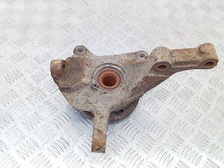 кулак поворотный правый Nissan Primastar 1 поколение 2004